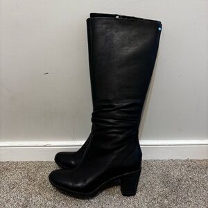 Clark’s Leather High Black Boots with a Heel Size 6M
